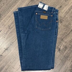 Wrangler Men's Classic Indigo Straight Jeans